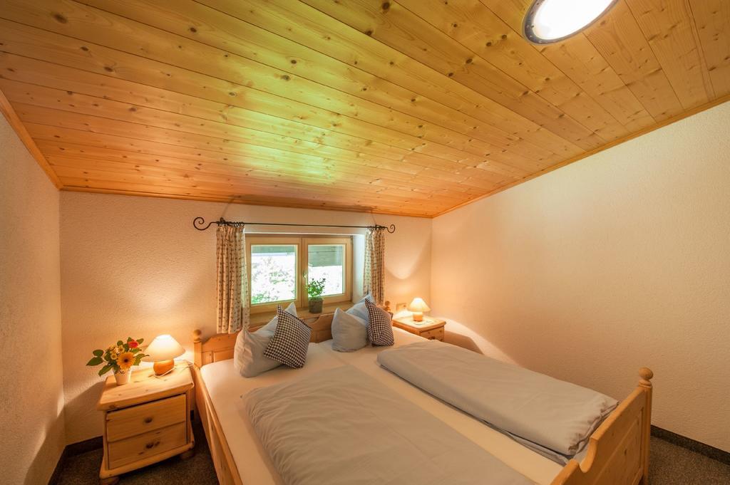 Zugspitzhotel Diana Thoerle Ehrwald Ruang foto